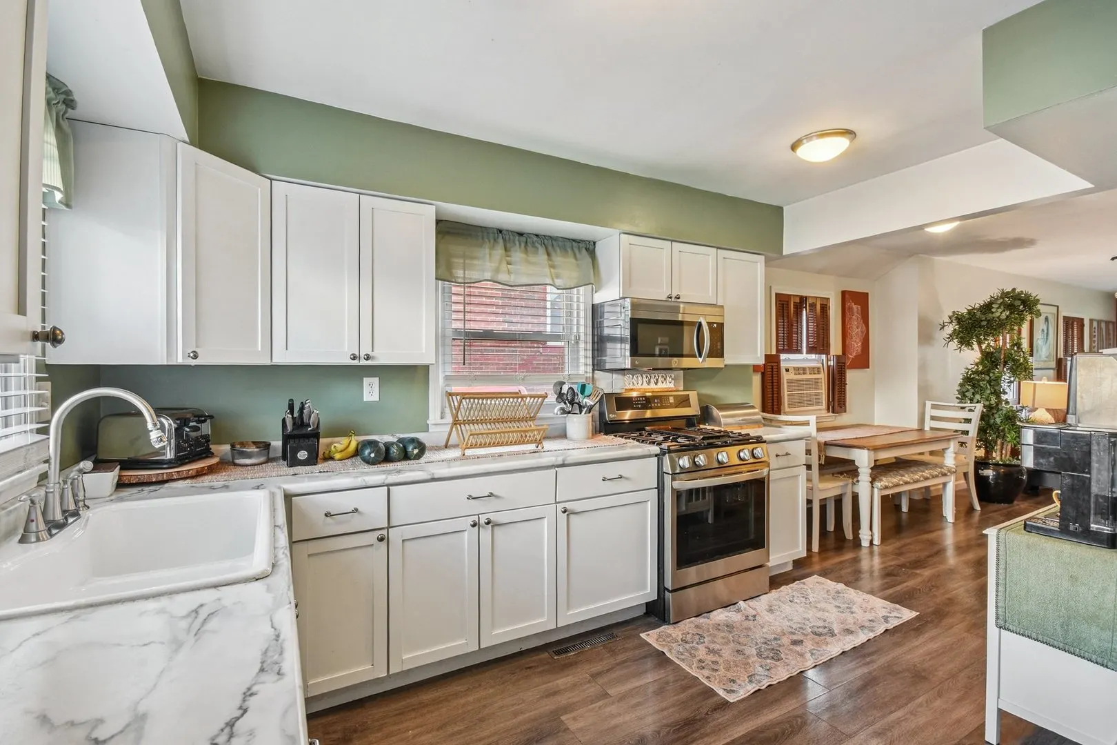1305 N Raynor Avenue IL