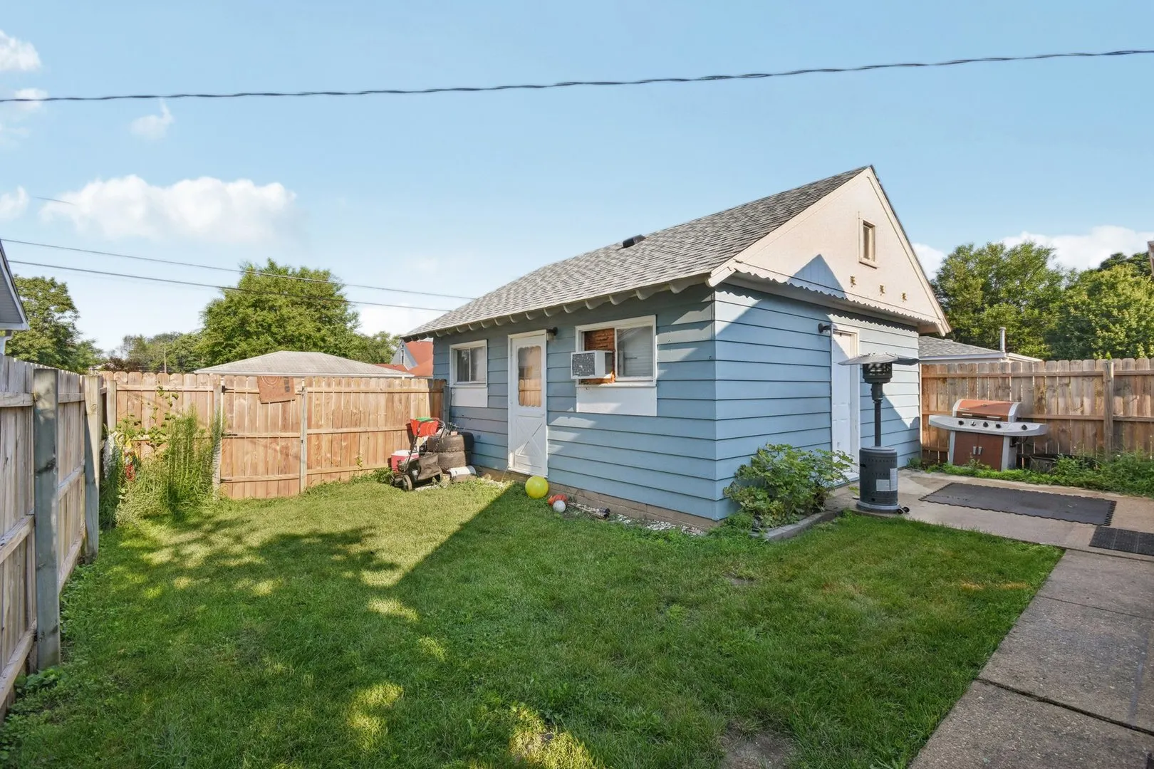 1305 N Raynor Avenue IL