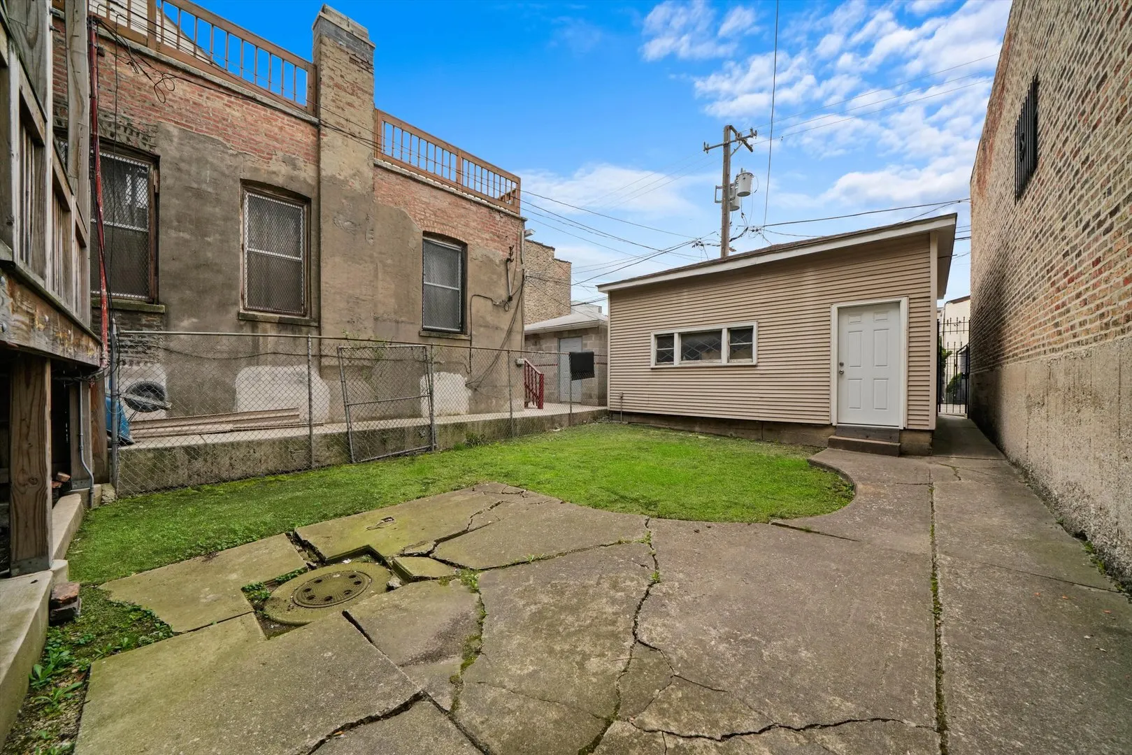 2140 W Cermak Road IL