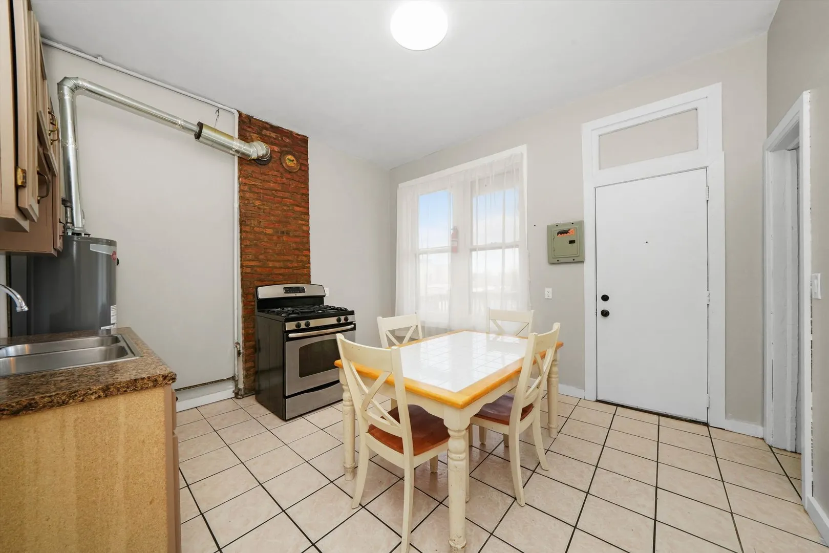 2140 W Cermak Road IL
