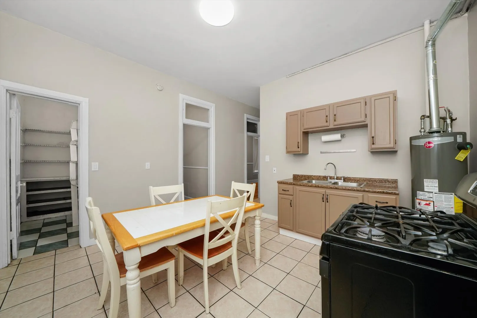 2140 W Cermak Road IL