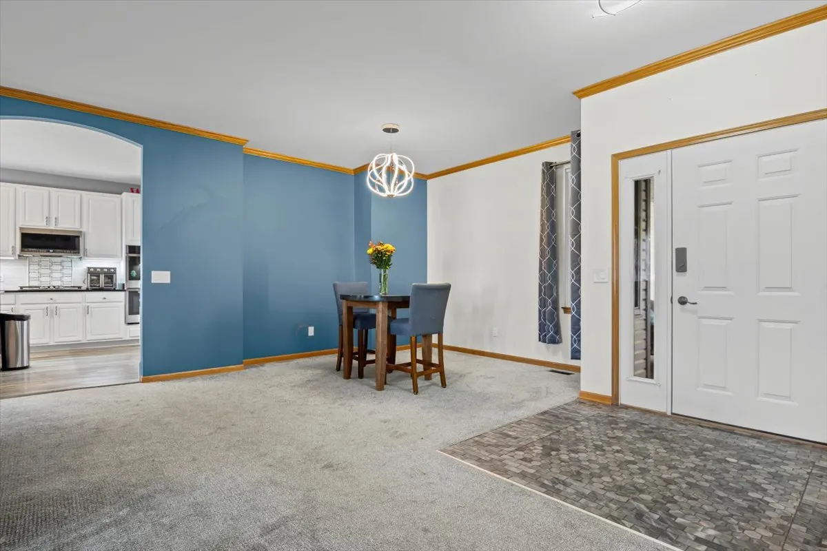 2581 Oak Trails Drive IL