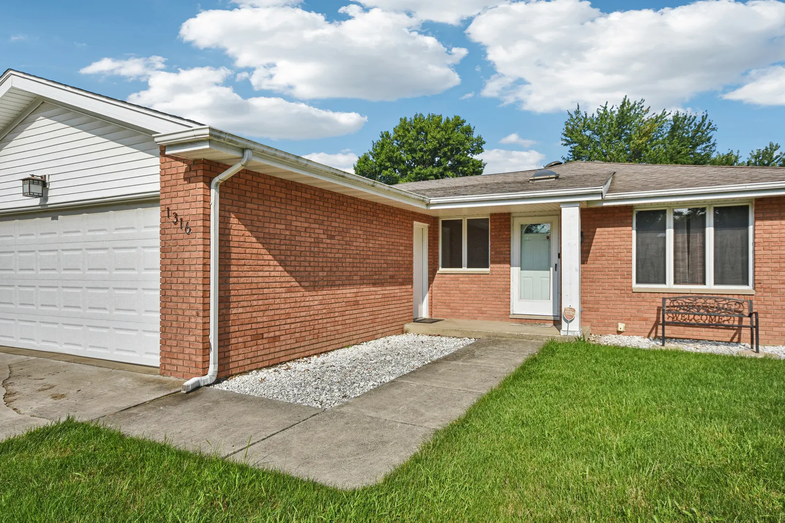 1316 Trend Drive IL