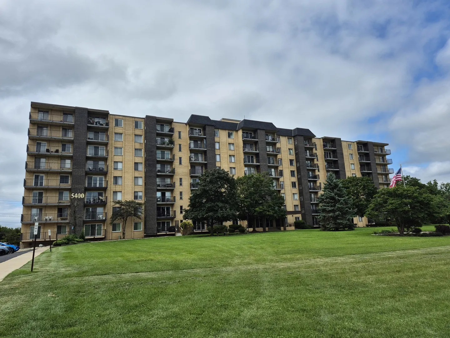 5400 Walnut Avenue 712 IL