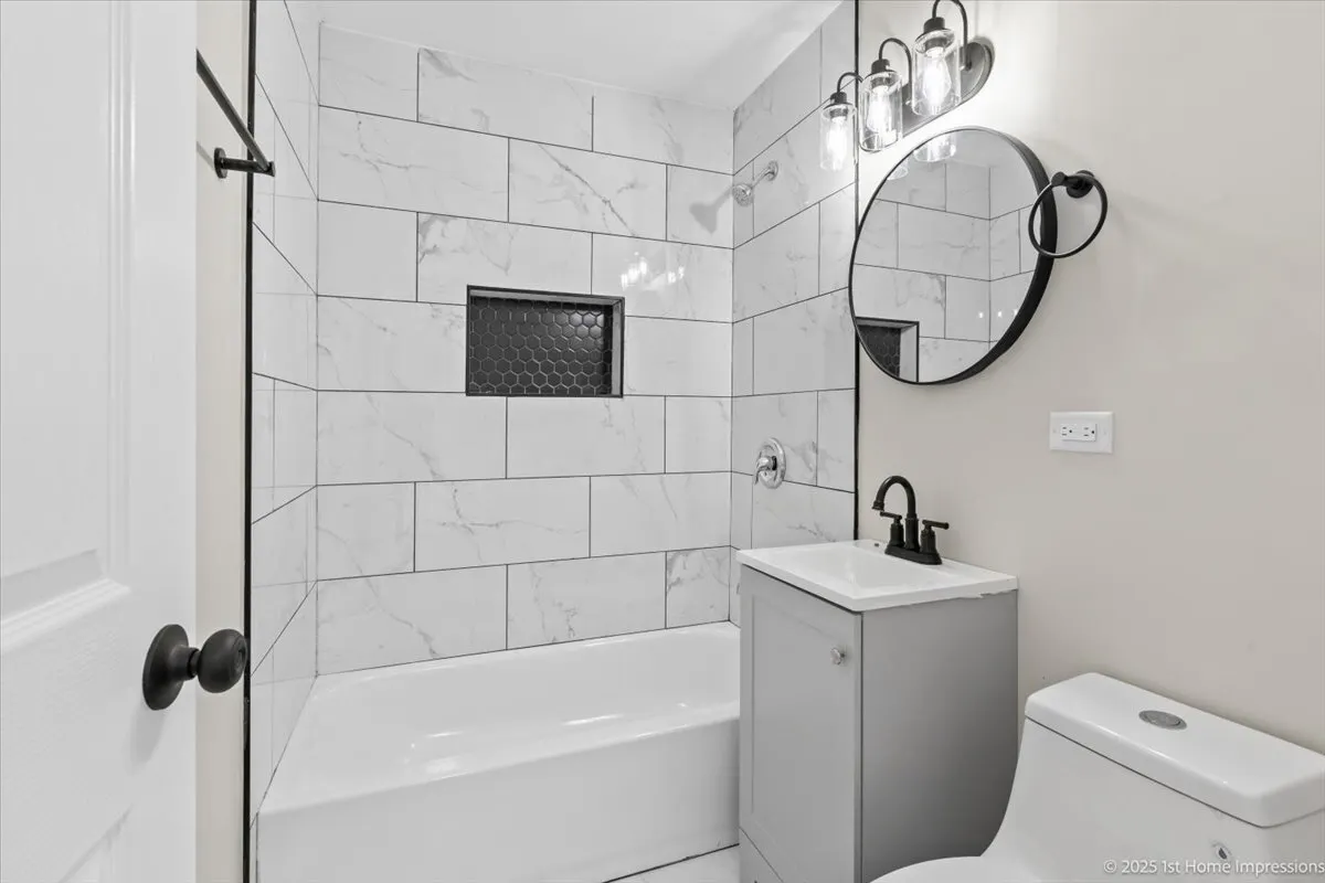 326 Nassau Street IL