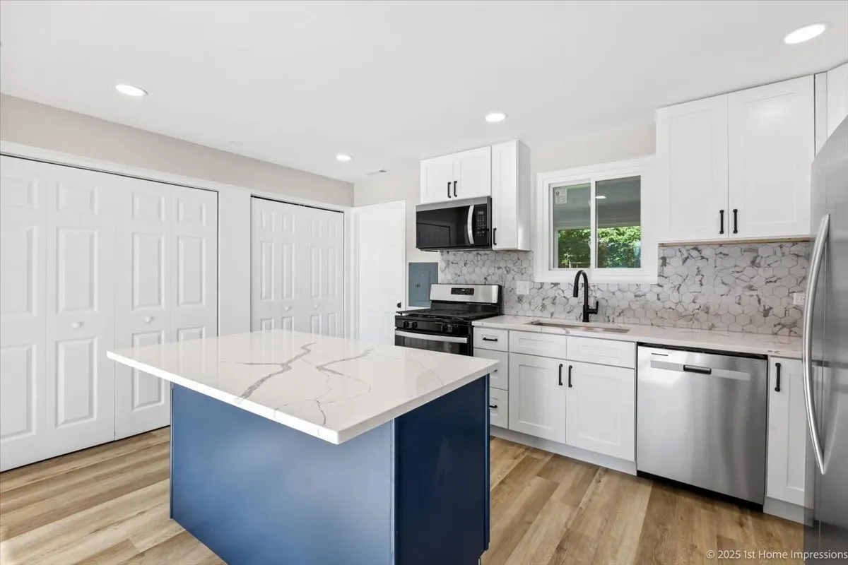326 Nassau Street IL