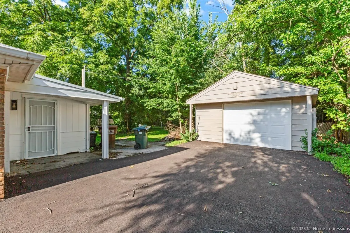 326 Nassau Street IL