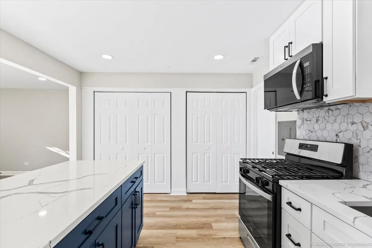 326 Nassau Street IL