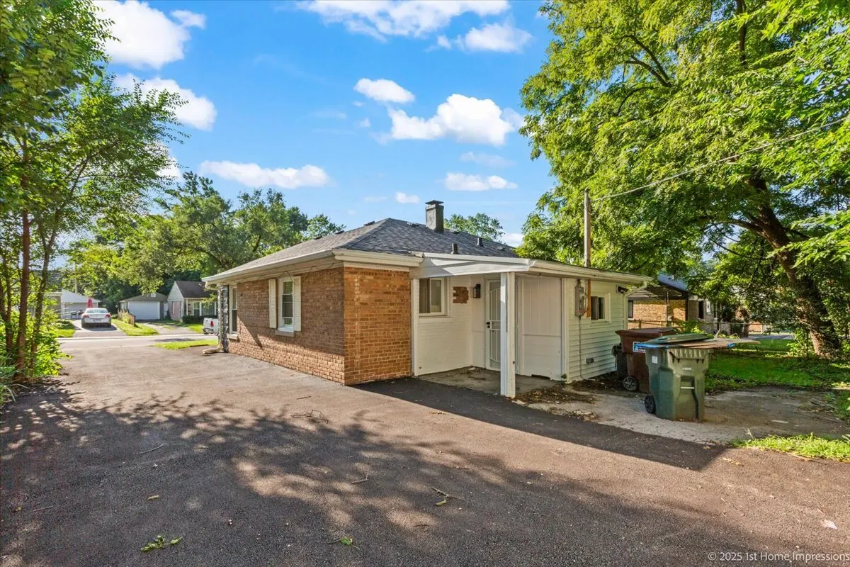 326 Nassau Street IL