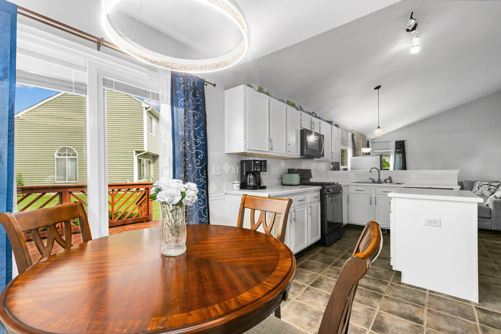 11 Dogwood Court IL