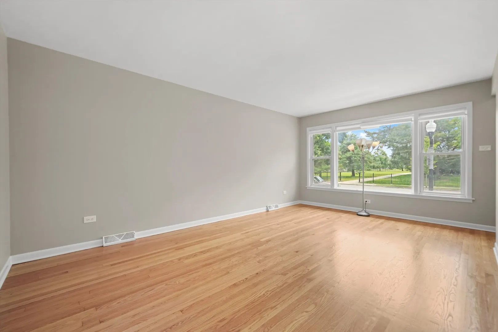 2940 W 83rd Street IL