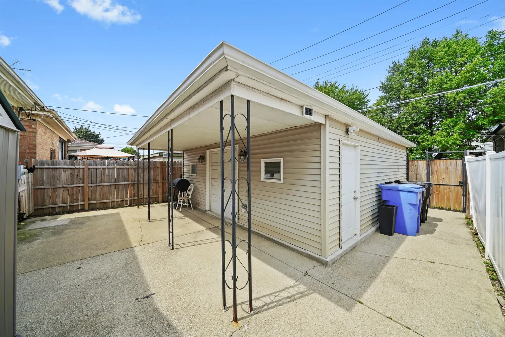 2940 W 83rd Street IL