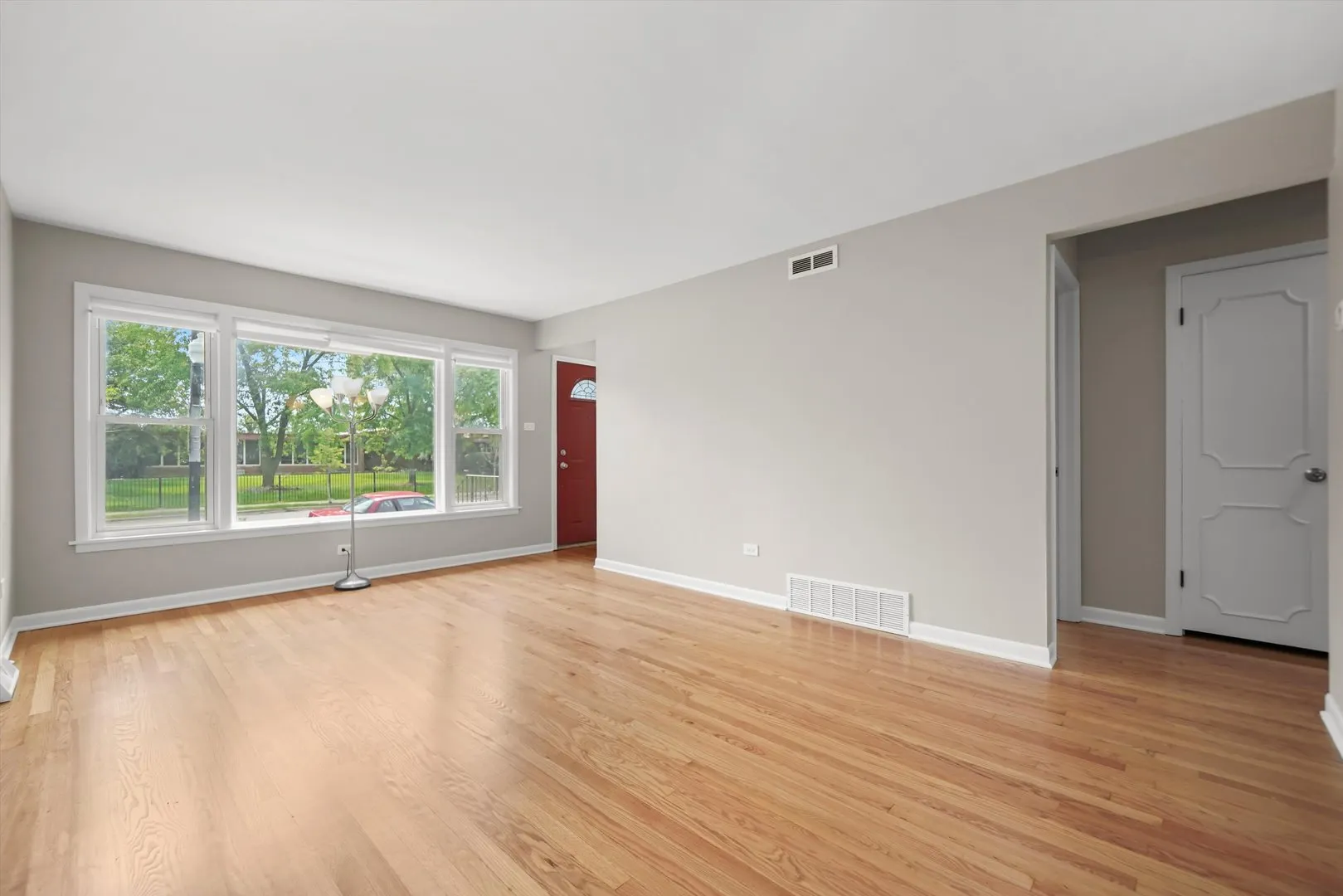 2940 W 83rd Street IL