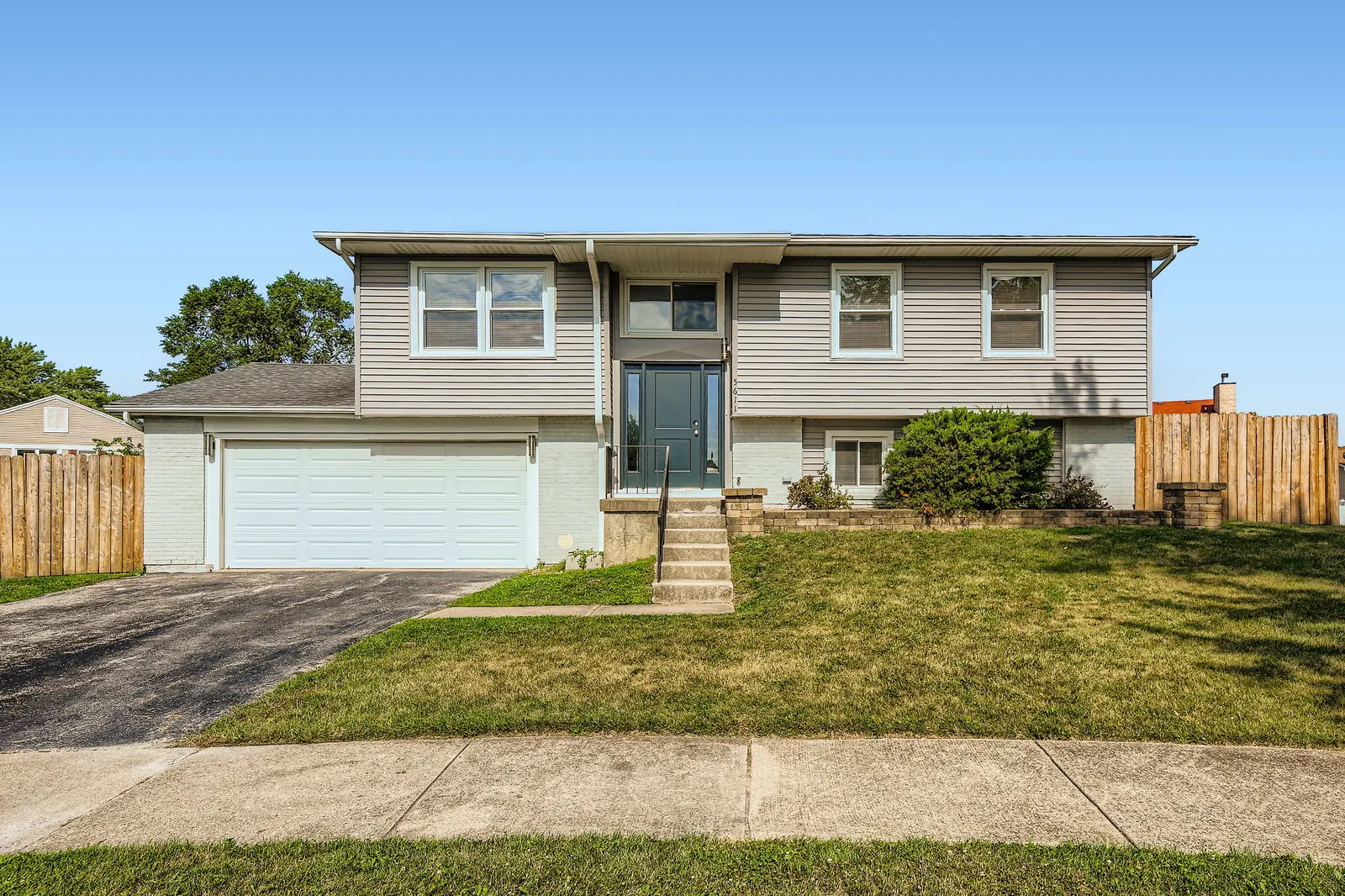 5611 Allemong Drive IL