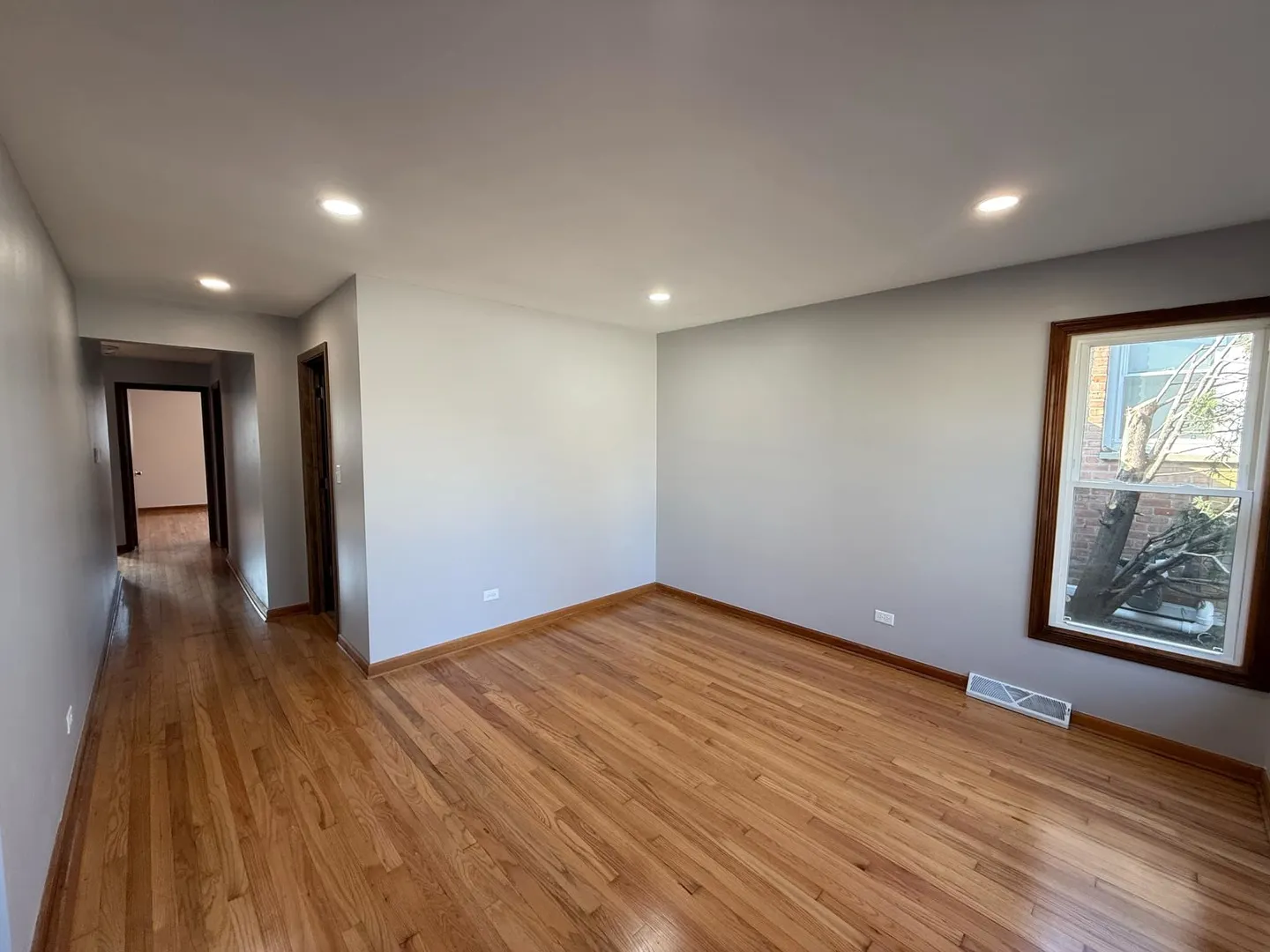 7504 LATROBE Avenue IL