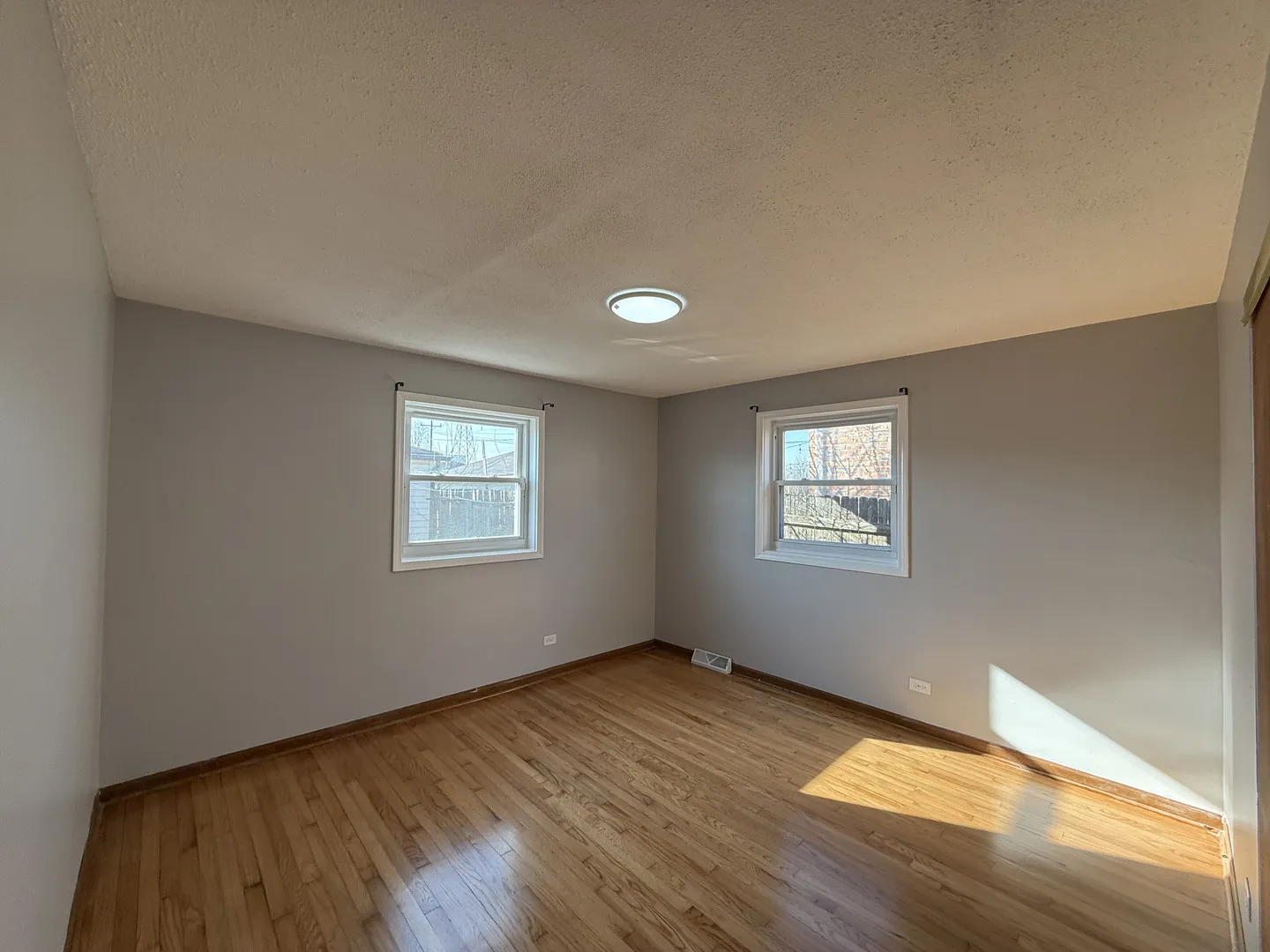7504 LATROBE Avenue IL