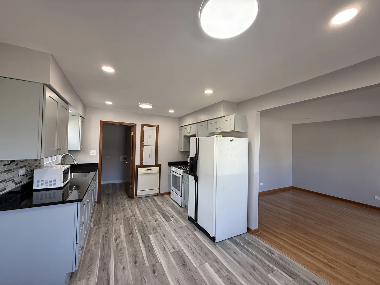7504 LATROBE Avenue IL