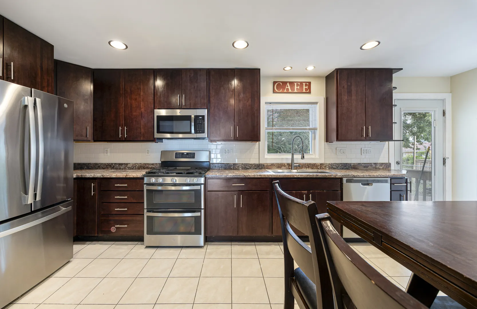 532 Landmeier Road IL