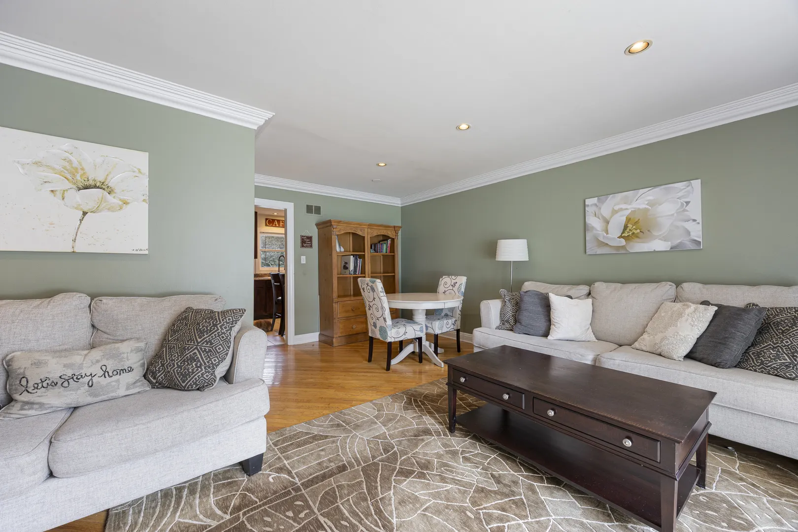 532 Landmeier Road IL
