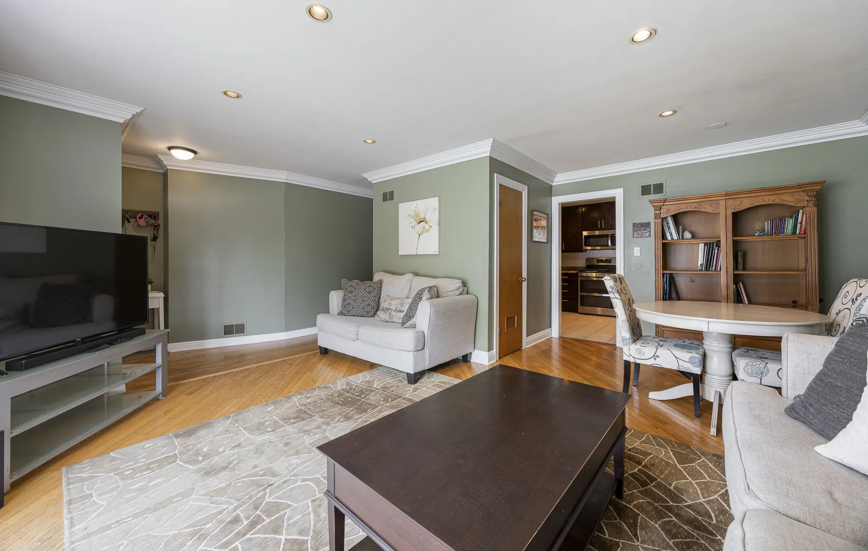 532 Landmeier Road IL
