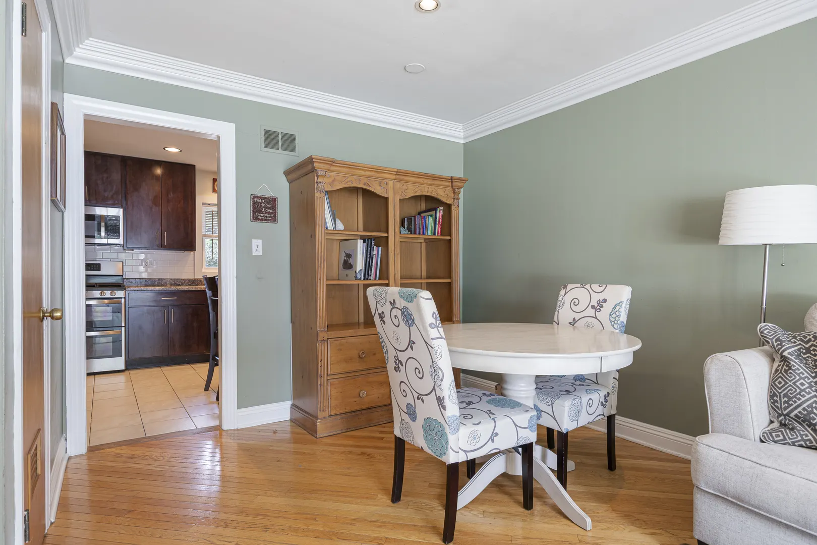 532 Landmeier Road IL