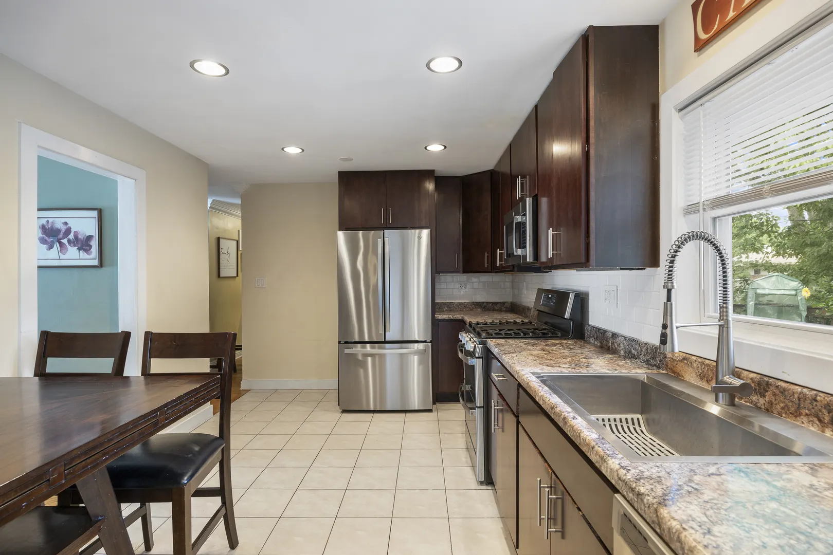 532 Landmeier Road IL