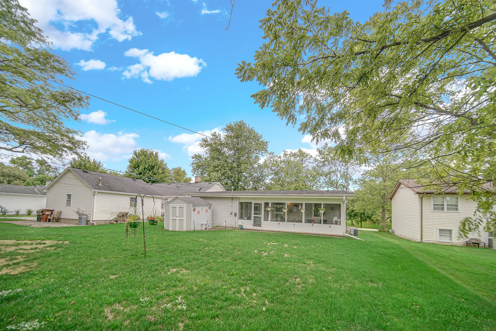 741 Elliott Street IL