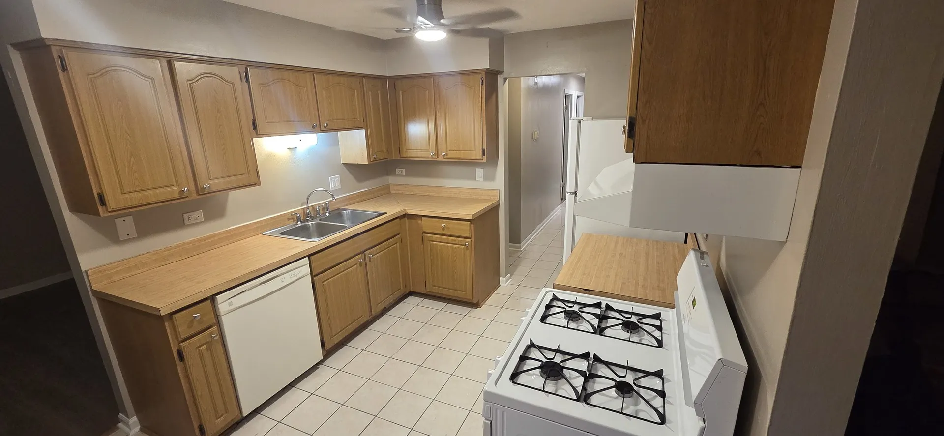 624 RUSH Street A IL