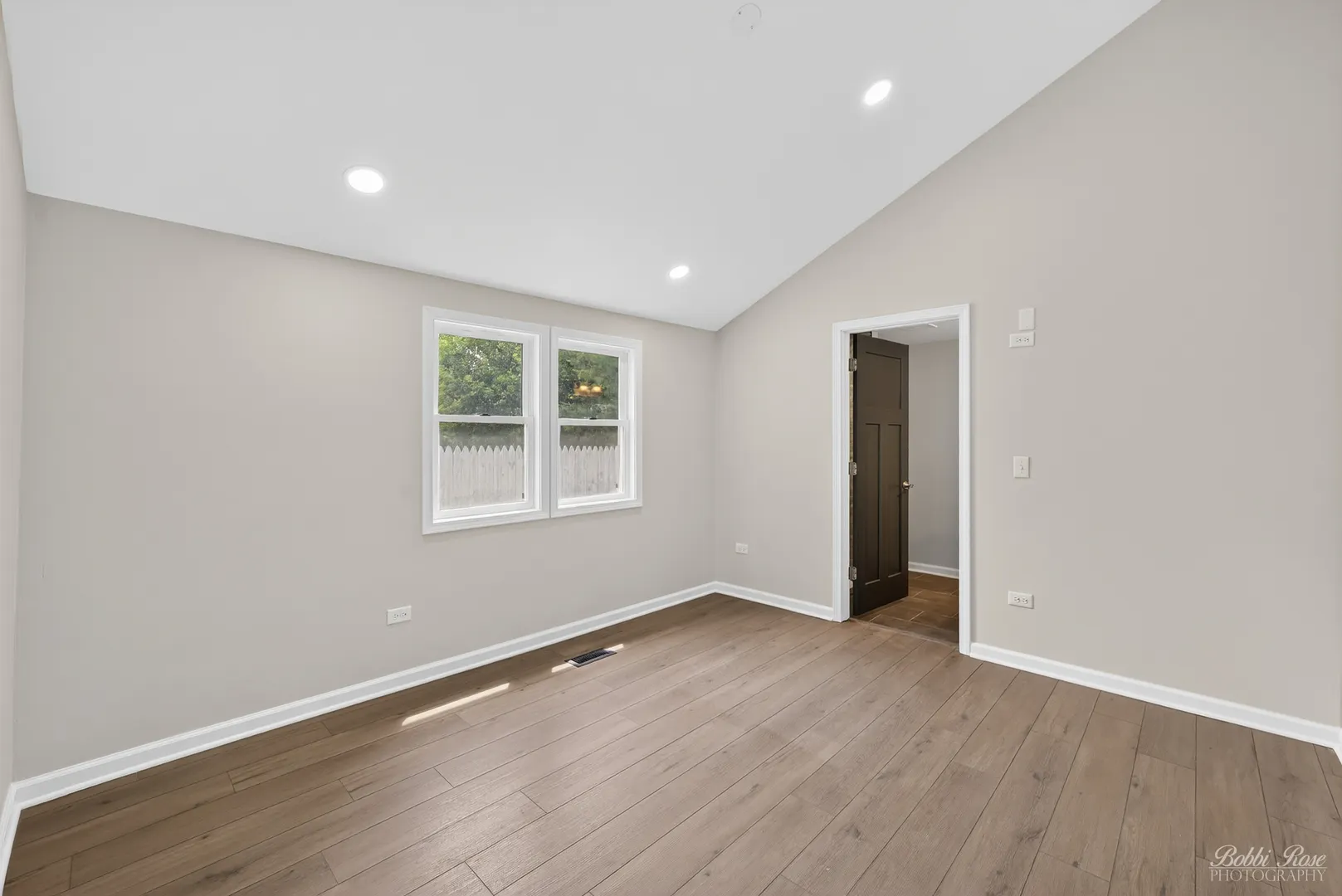 4405 Greenwood Road IL