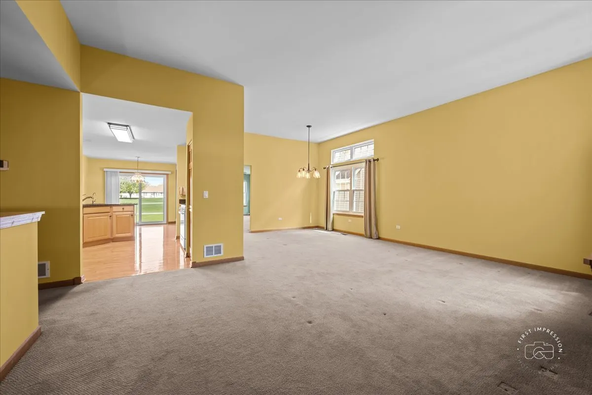21600 W Larch Drive IL