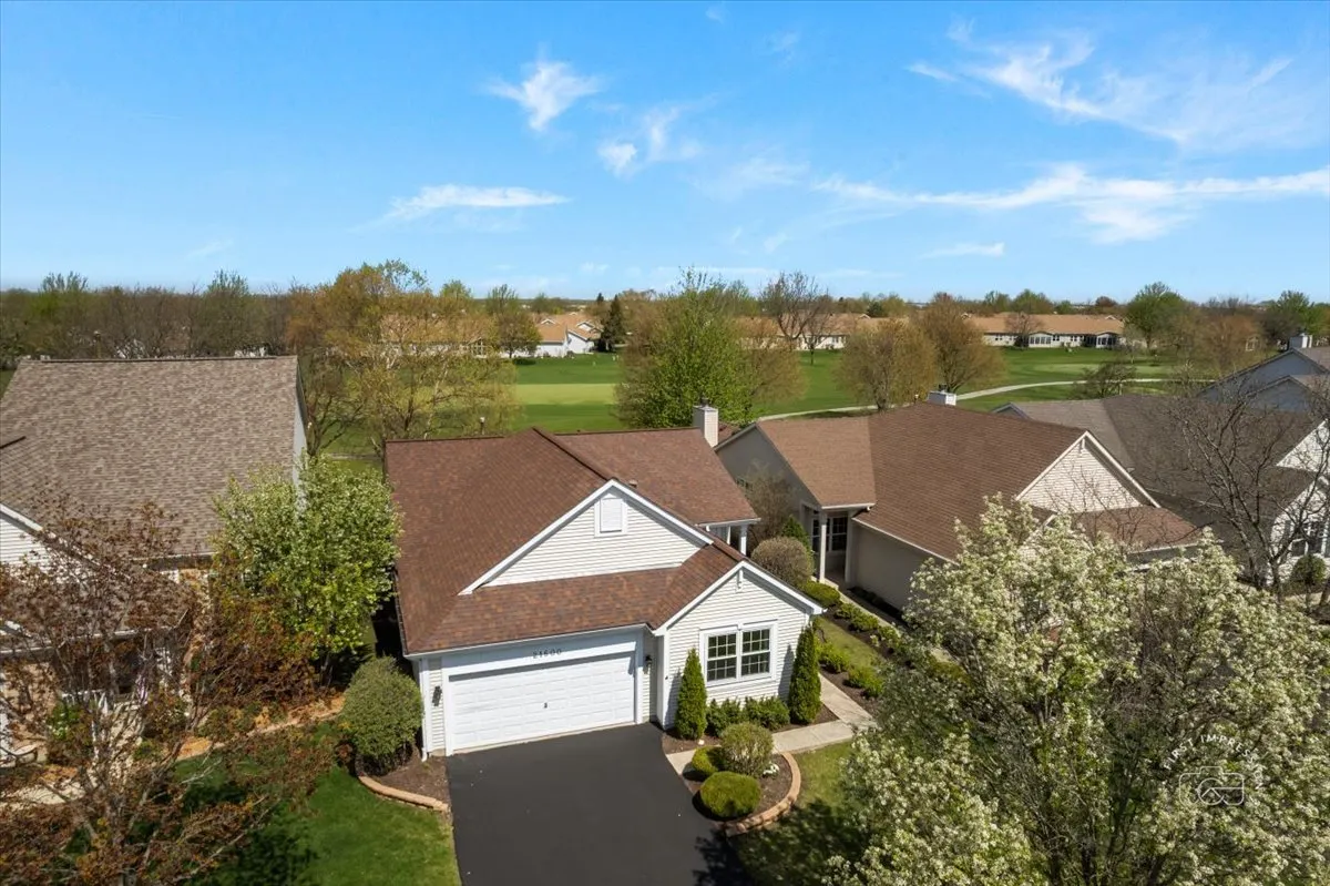 21600 W Larch Drive IL