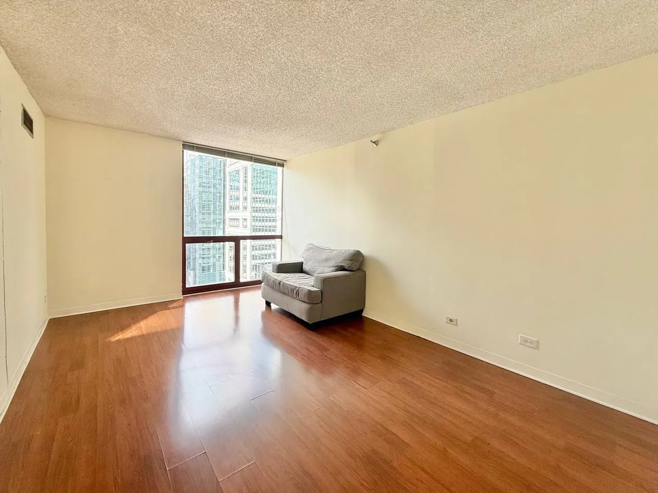 200 N Dearborn Street 2208 IL