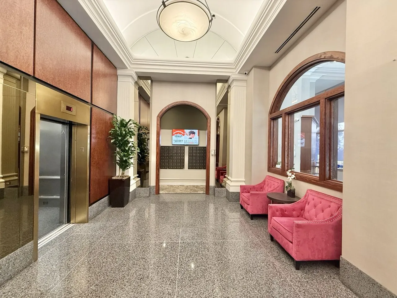 200 N Dearborn Street 2208 IL