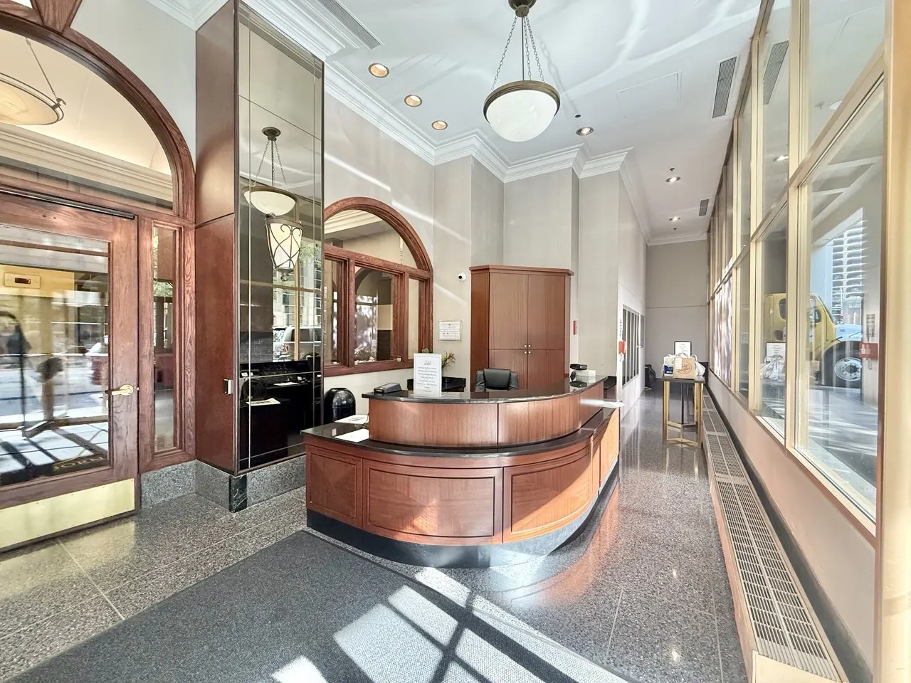 200 N Dearborn Street 2208 IL