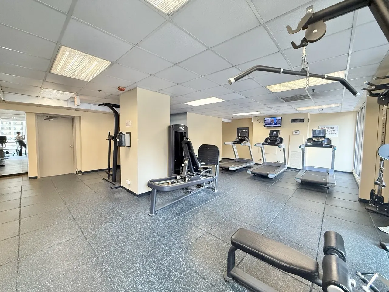 200 N Dearborn Street 2208 IL