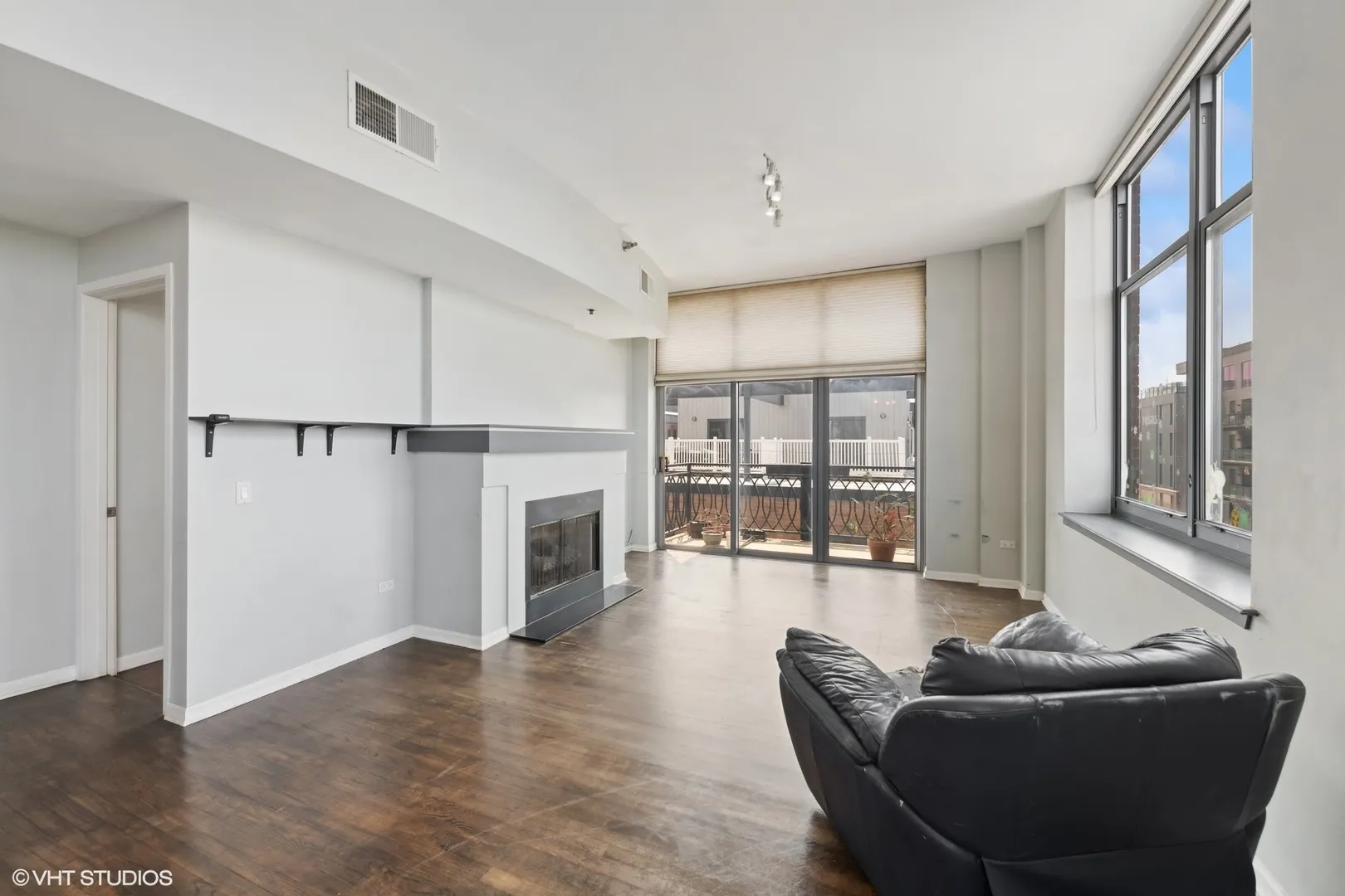 1201 W ADAMS Street 811 IL
