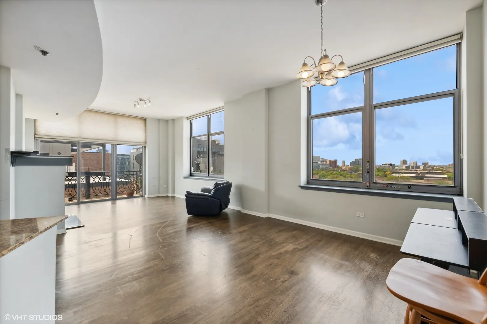 1201 W ADAMS Street 811 IL