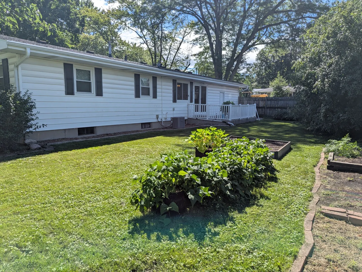 1636 N Ridge Drive IL