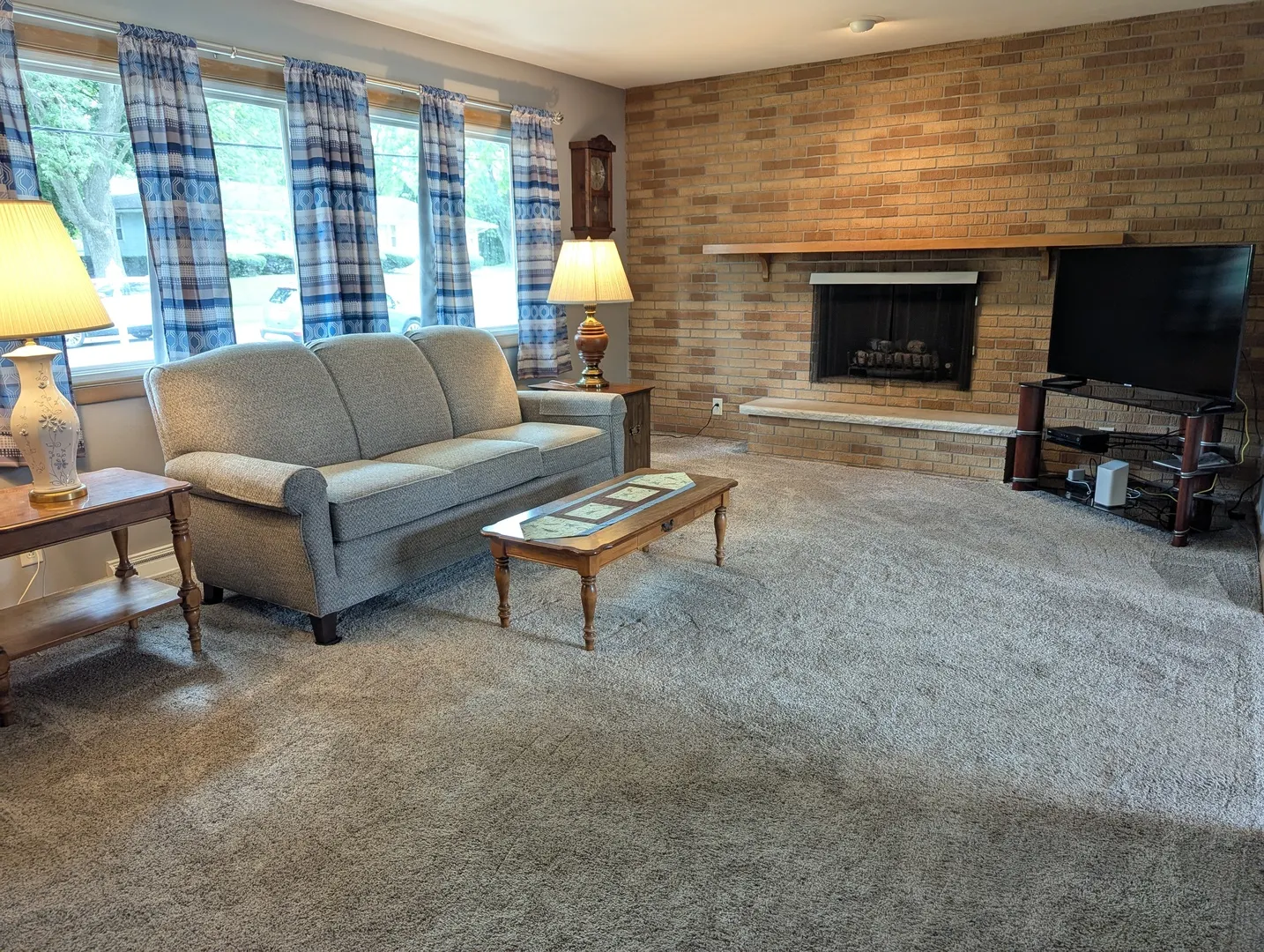 1636 N Ridge Drive IL