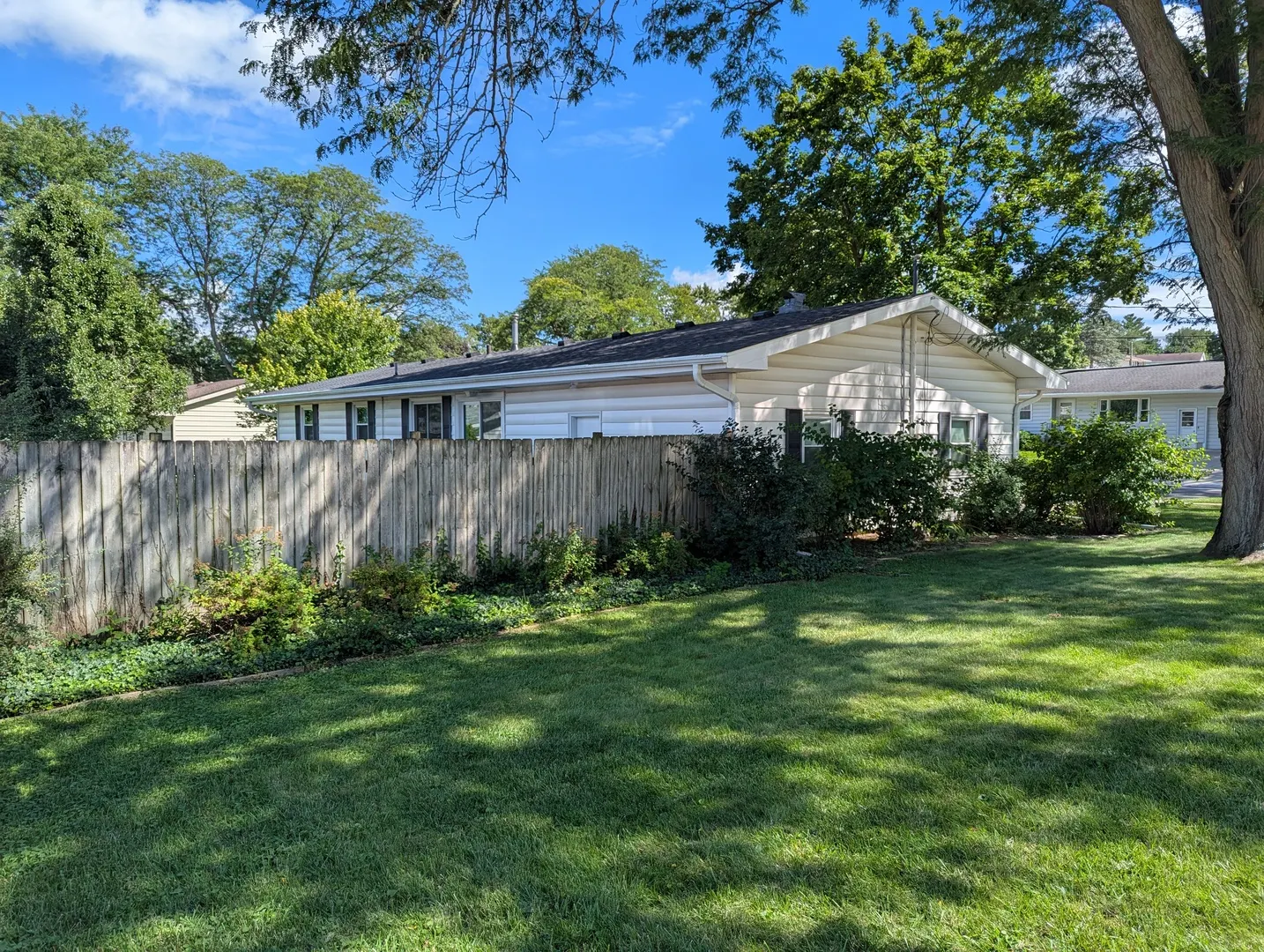 1636 N Ridge Drive IL