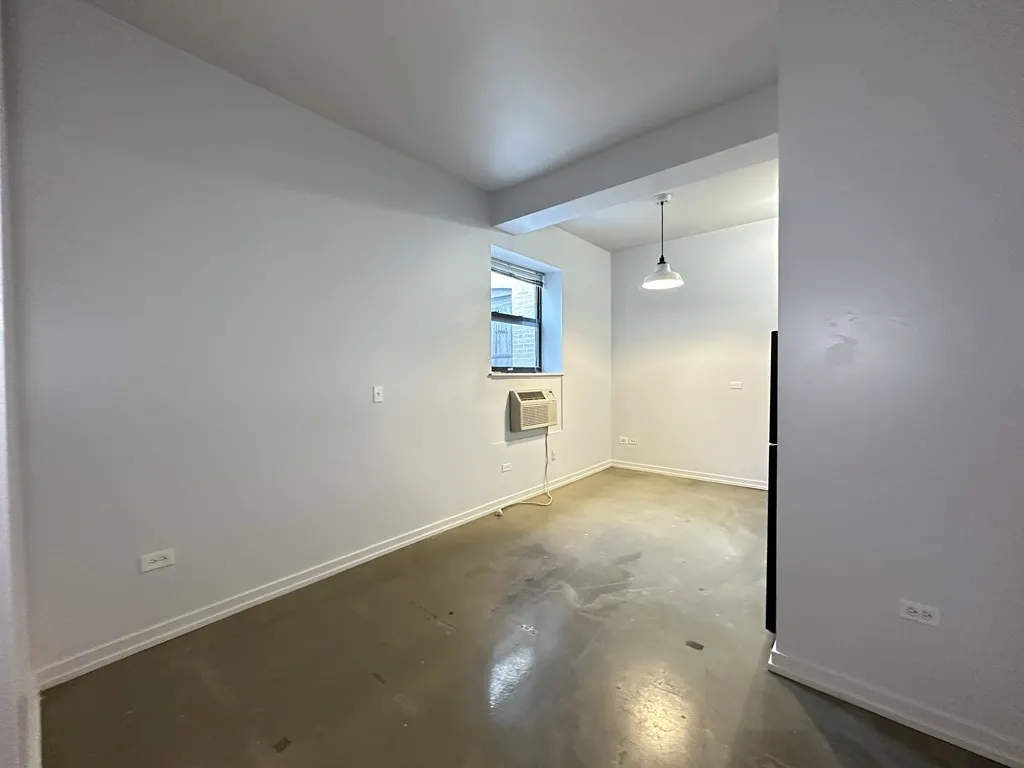 1136 W Wilson Avenue 229 IL