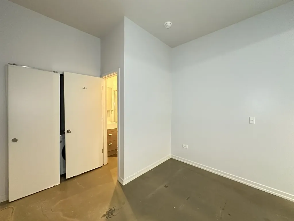 1136 W Wilson Avenue 229 IL