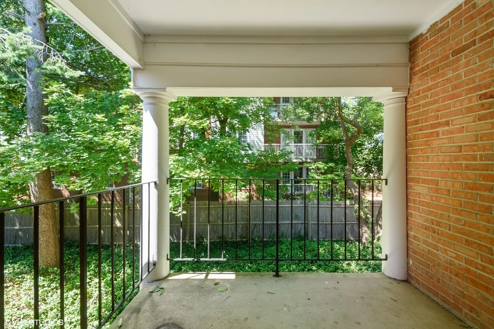 520 SHORELY Drive 201 IL
