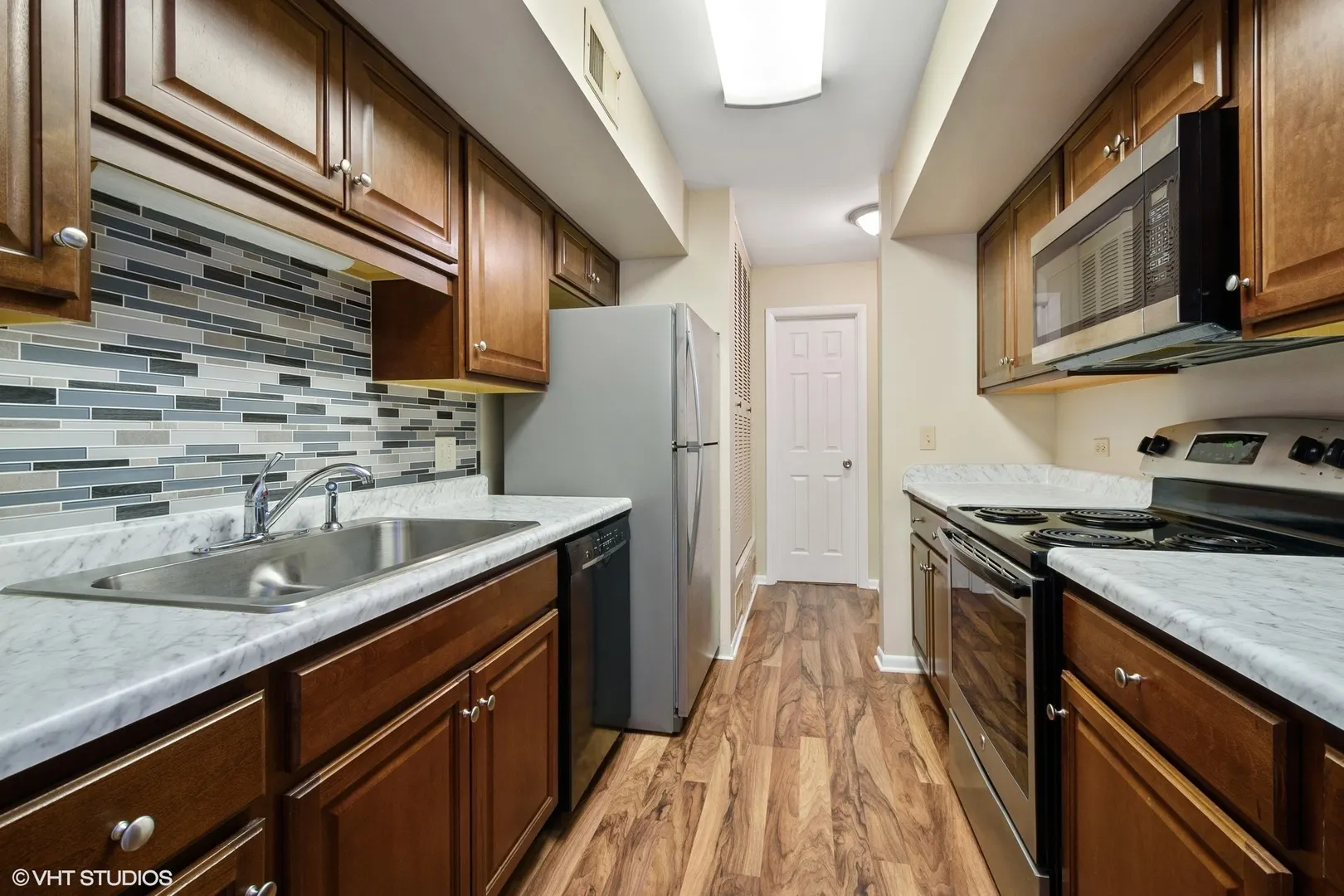 520 SHORELY Drive 201 IL