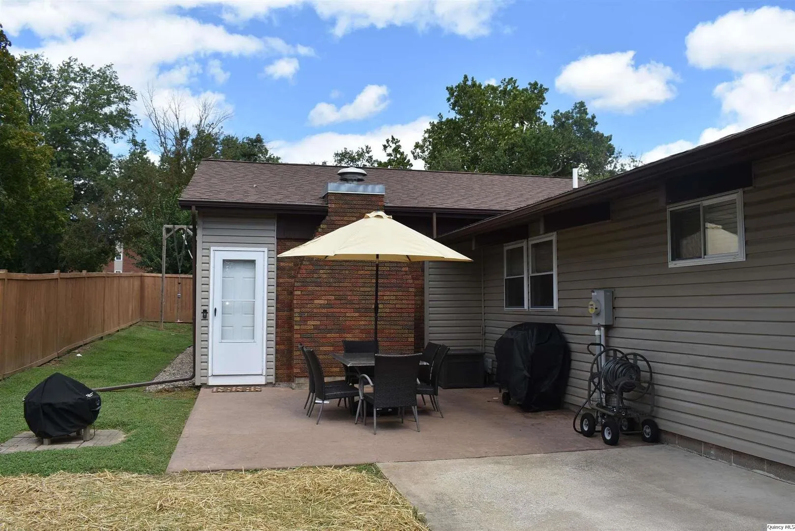 722 Ridgewood Dr IL
