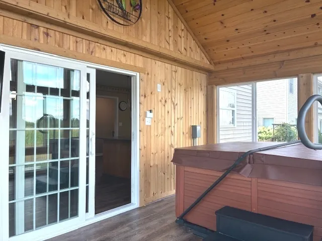 675 Hunters Path IL