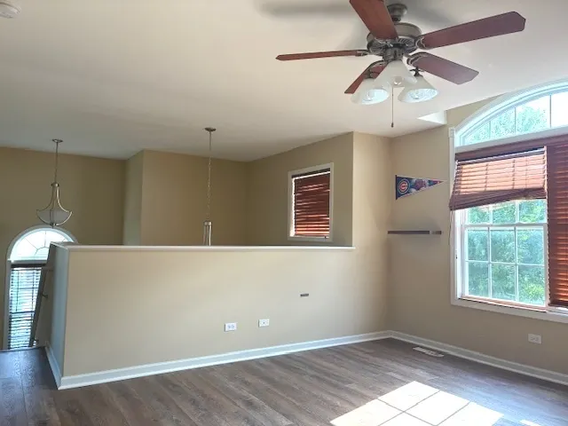 675 Hunters Path IL