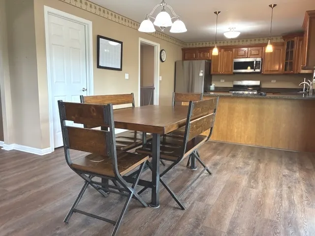 675 Hunters Path IL