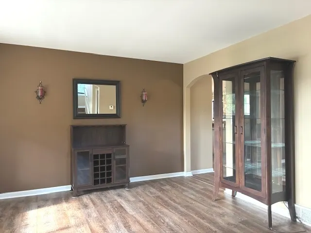675 Hunters Path IL