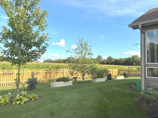 675 Hunters Path IL